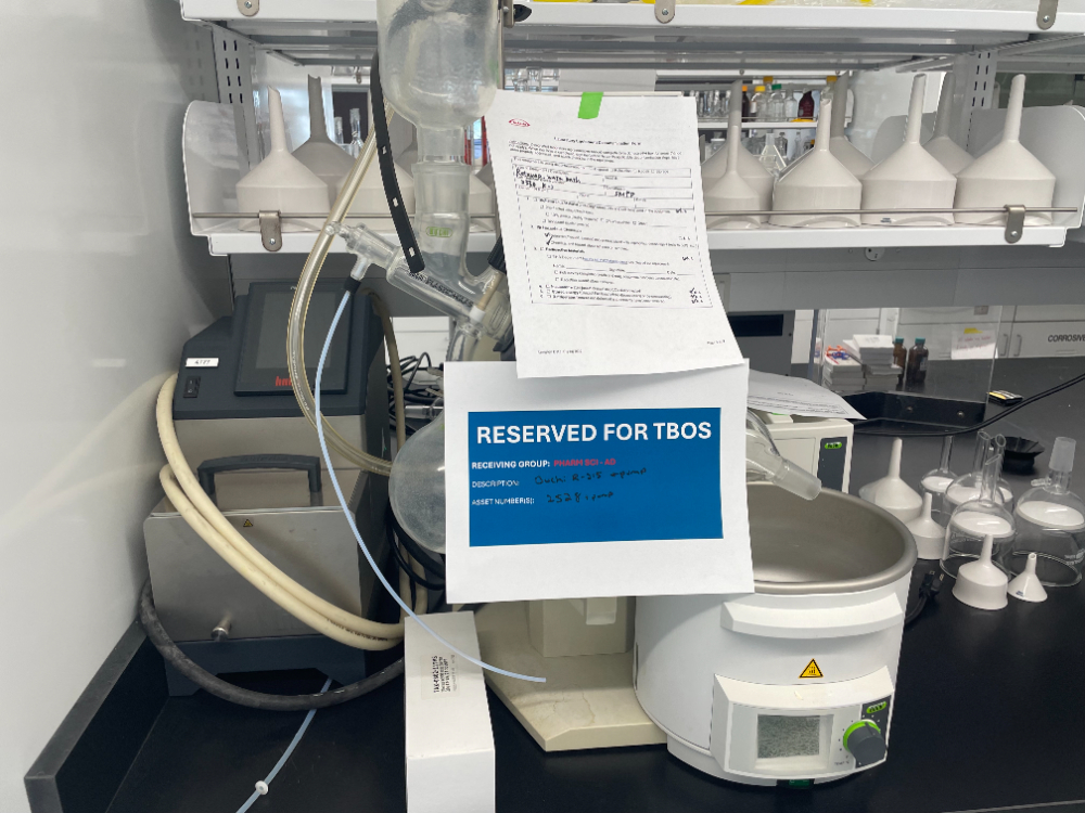 Image of Buchi R-215 Rotary Evaporator w/ Heatbath & Pump